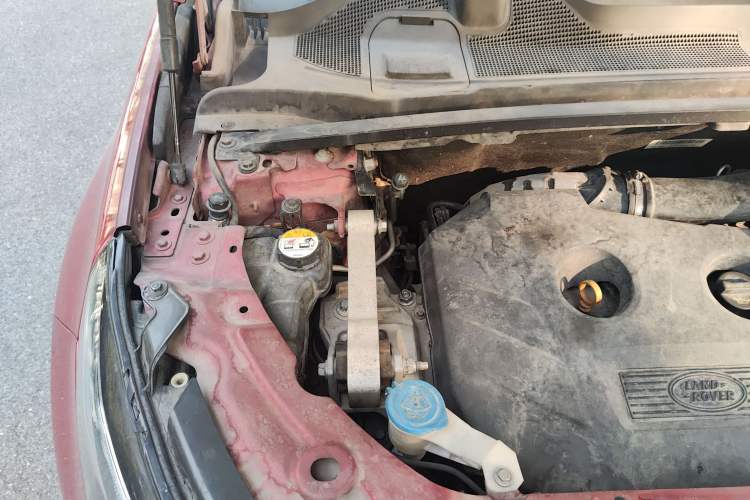 Used Land Rover Discovery Sport 2016 2.0T HSE Engine Bay Right