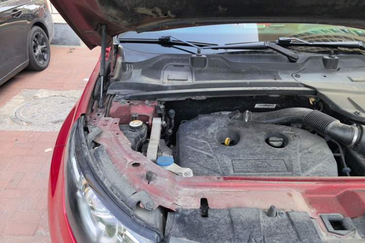 Used Land Rover Discovery Sport 2016 2.0T SE Engine Bay Right
