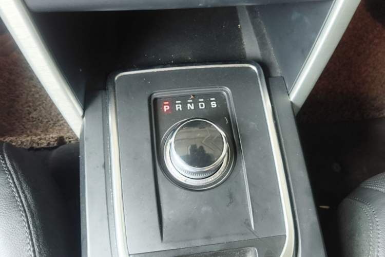 Used Land Rover Discovery Sport 2016 2.0T SE Gear Lever
