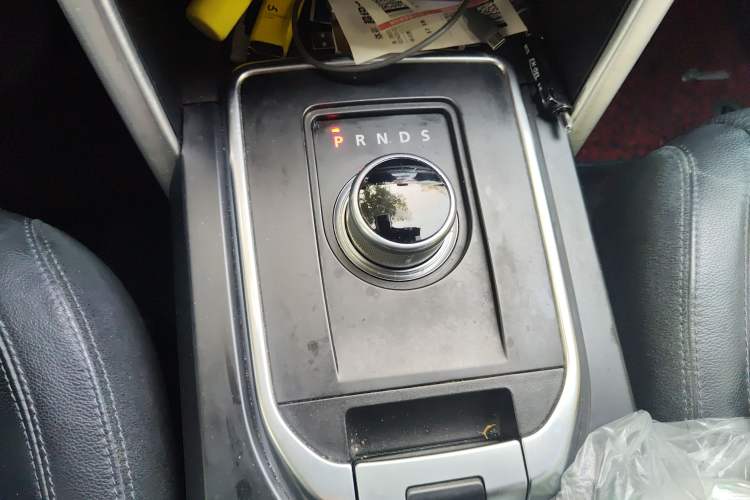 Used Land Rover Discovery Sport 2016 2.0T HSE Gear Lever