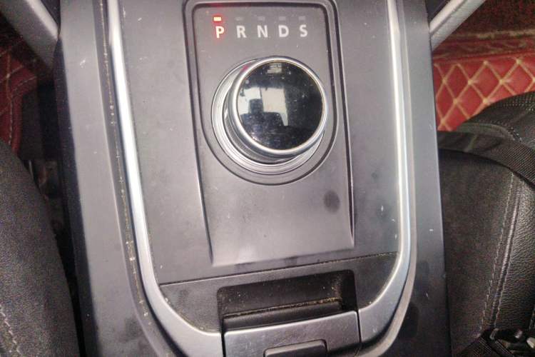 Used Land Rover Discovery Sport 2016 2.0T HSE Gear Lever
