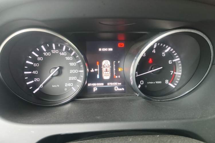 Used Land Rover Discovery Sport 2016 2.0T SE Instrument Cluster