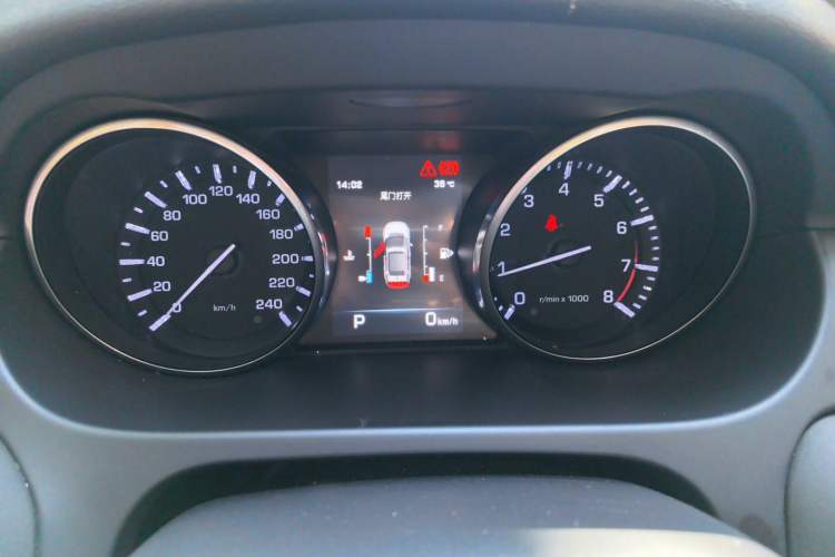 Used Land Rover Discovery Sport 2016 2.0T SE Instrument Cluster
