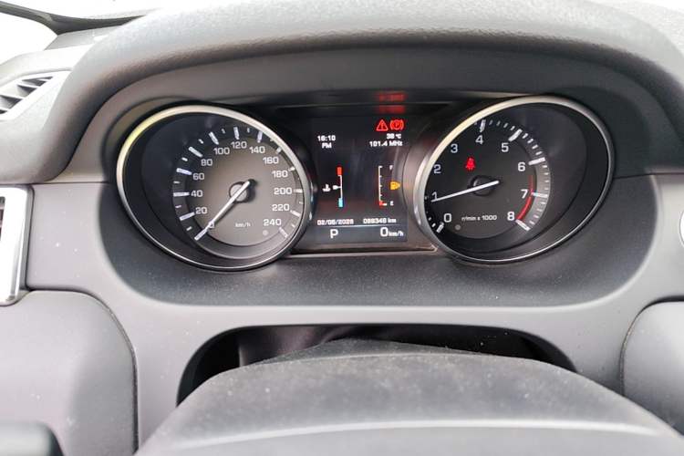 Used Land Rover Discovery Sport 2016 2.0T SE Instrument Cluster