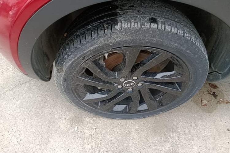 Used Land Rover Discovery Sport 2016 2.0T SE Left Front Wheel Hub