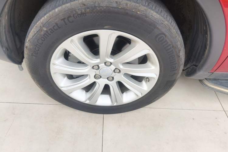 Used Land Rover Discovery Sport 2016 2.0T SE Left Front Wheel Hub