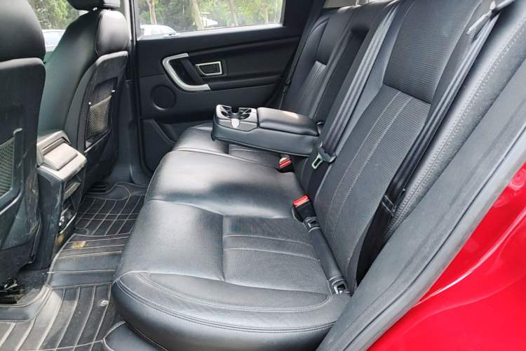 Used Land Rover Discovery Sport 2016 2.0T SE Left Rear Seat