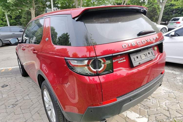 Used Land Rover Discovery Sport 2016 2.0T SE Rear Left 45 Deg