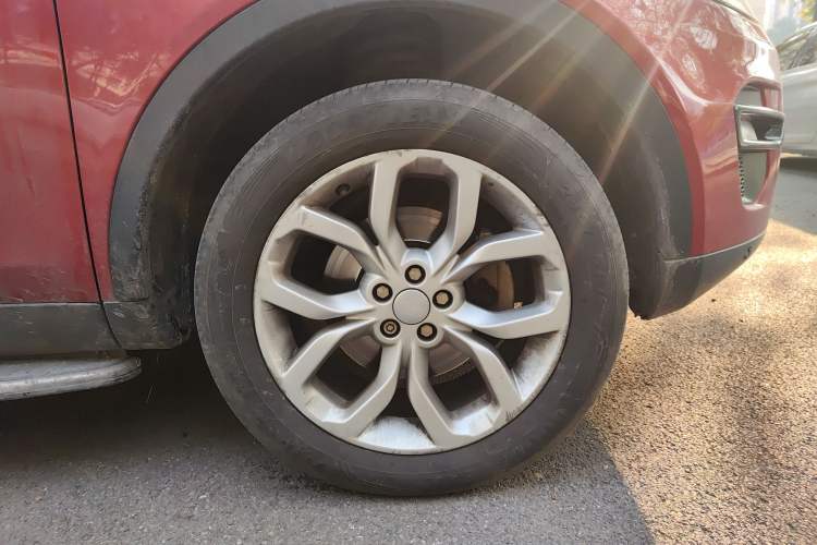 Used Land Rover Discovery Sport 2016 2.0T HSE Right Front Wheel Hub