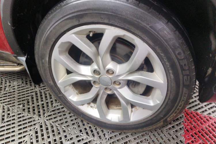 Used Land Rover Discovery Sport 2016 2.0T HSE Right Front Wheel Hub