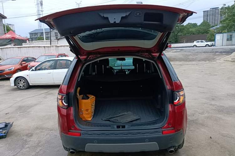 Used Land Rover Discovery Sport 2016 2.0T SE Trunk