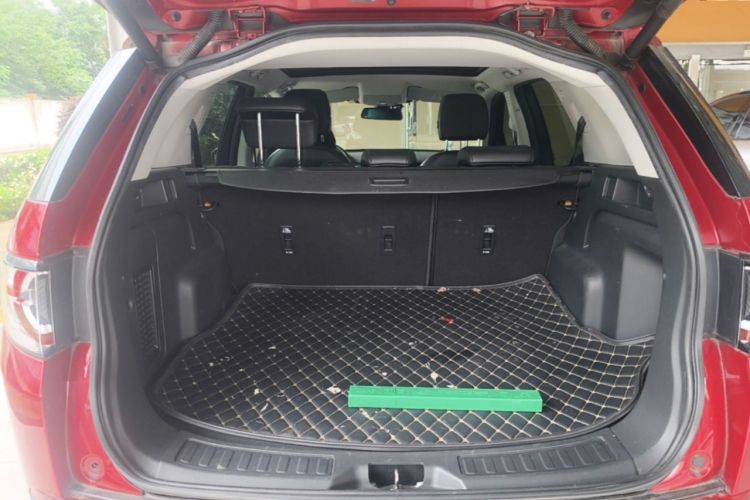 Used Land Rover Discovery Sport 2016 2.0T SE Trunk