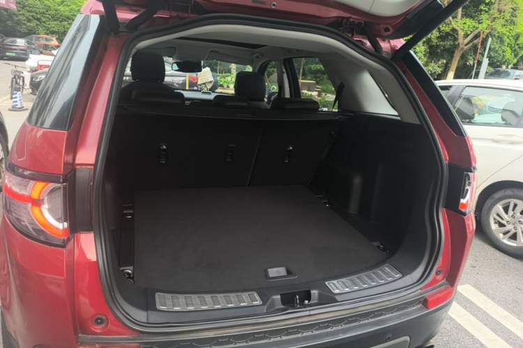 Used Land Rover Discovery Sport 2016 2.0T SE Trunk