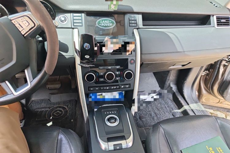 Used Land Rover Discovery Sport 2016 2.0T SE Audio And AC Panel