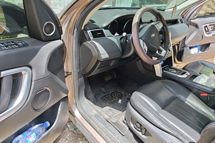 Used Land Rover Discovery Sport 2016 2.0T SE Driver Seat