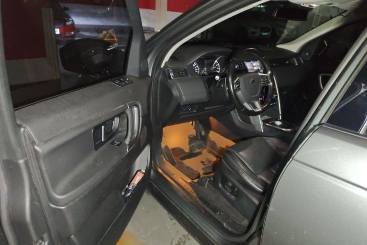 Used Land Rover Discovery Sport 2016 2.0T SE Driver Seat