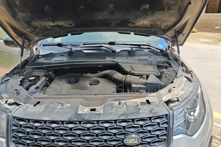 Used Land Rover Discovery Sport 2016 2.0T SE Engine Bay