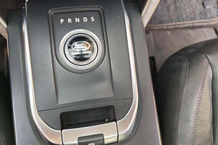 Used Land Rover Discovery Sport 2016 2.0T SE Gear Lever