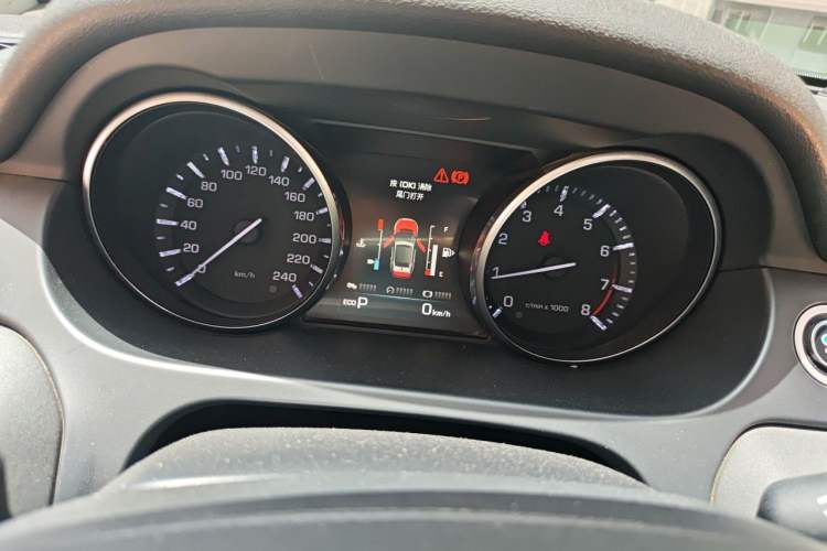 Used Land Rover Discovery Sport 2016 2.0T SE Instrument Cluster