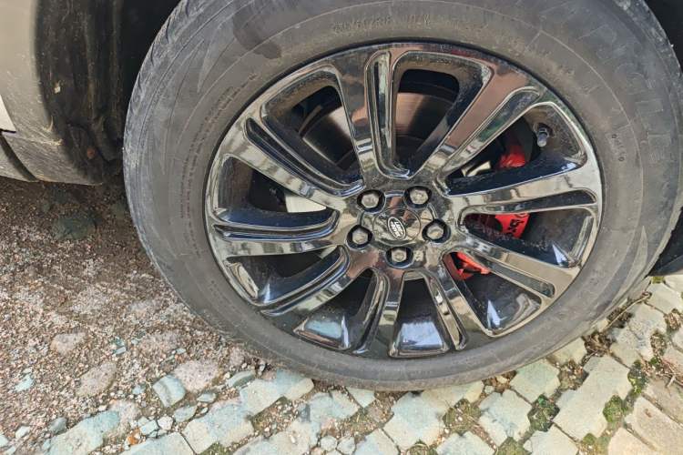 Used Land Rover Discovery Sport 2016 2.0T SE Right Front Wheel Hub
