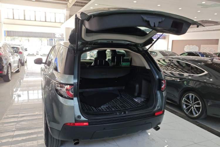 Used Land Rover Discovery Sport 2016 2.0T S Trunk