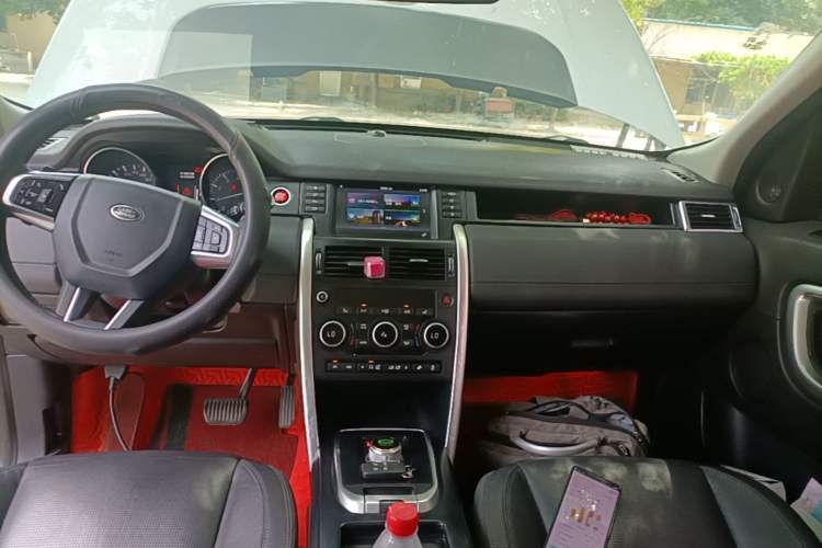 Used Land Rover Discovery Sport 2016 2.0T HSE Audio And AC Panel