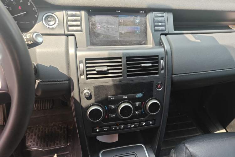 Used Land Rover Discovery Sport 2016 2.0T S Audio And AC Panel