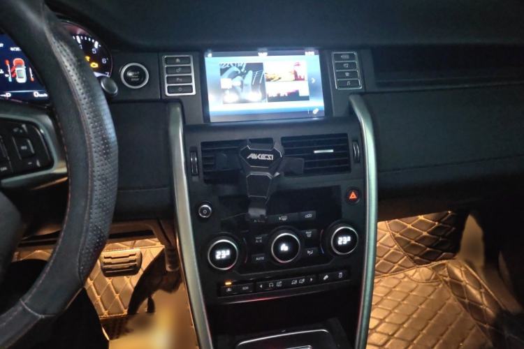Used Land Rover Discovery Sport 2016 2.0T SE Audio And AC Panel