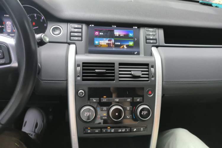 Used Land Rover Discovery Sport 2016 2.0T HSE Audio And AC Panel