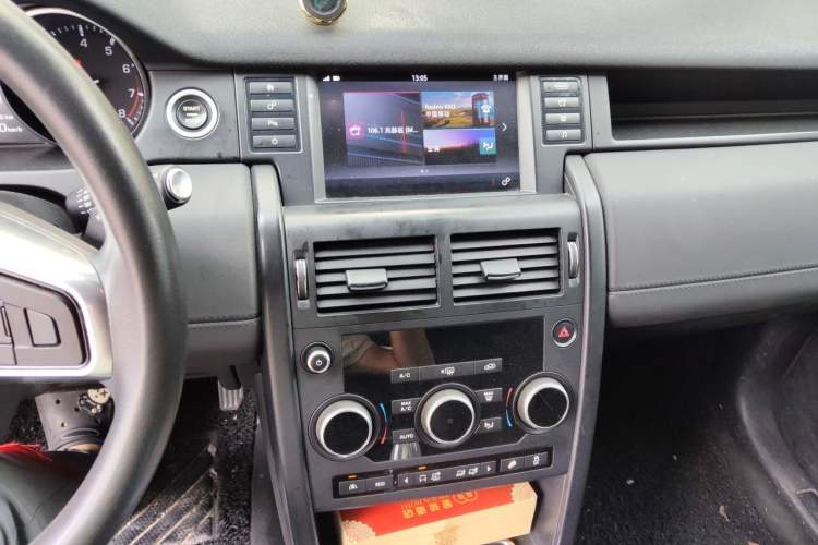 Used Land Rover Discovery Sport 2016 2.0T S Audio And AC Panel