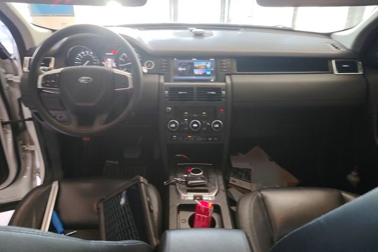 Used Land Rover Discovery Sport 2016 2.0T S Center Console