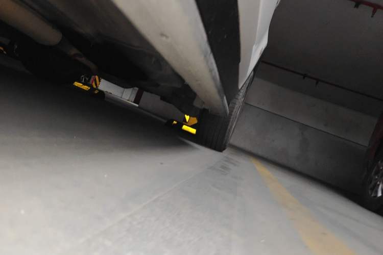 Used Land Rover Discovery Sport 2016 2.0T SE Chassis Front Left