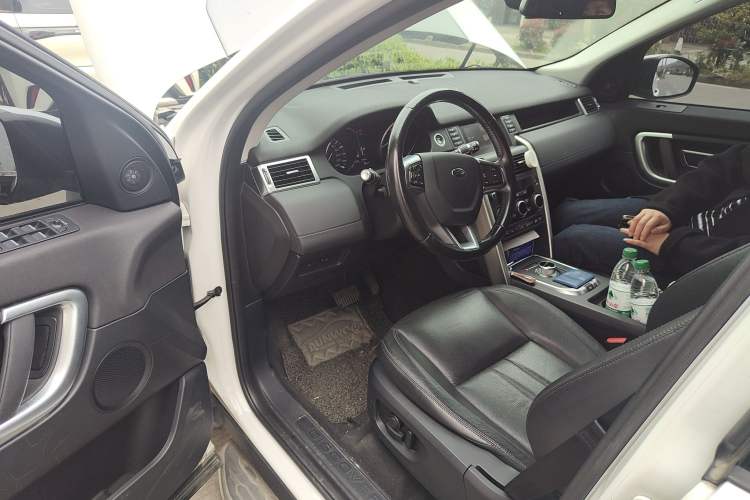 Used Land Rover Discovery Sport 2016 2.0T SE Driver Seat