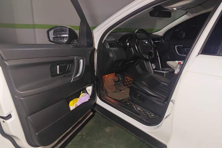 Used Land Rover Discovery Sport 2016 2.0T SE Driver Seat