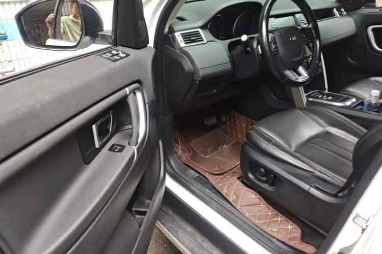 Used Land Rover Discovery Sport 2016 2.0T SE Driver Seat