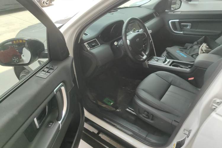 Used Land Rover Discovery Sport 2016 2.0T SE Driver Seat