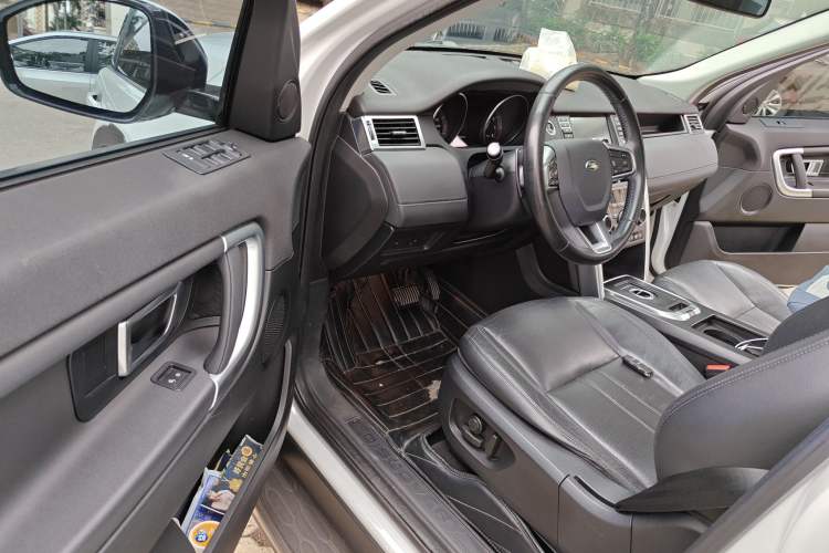 Used Land Rover Discovery Sport 2016 2.0T SE Driver Seat