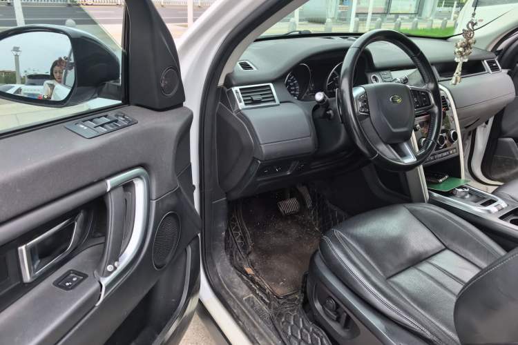 Used Land Rover Discovery Sport 2016 2.0T SE Driver Seat
