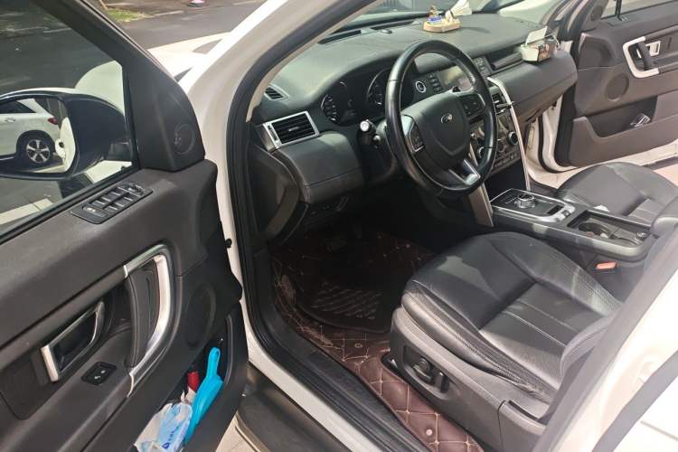 Used Land Rover Discovery Sport 2016 2.0T SE Driver Seat
