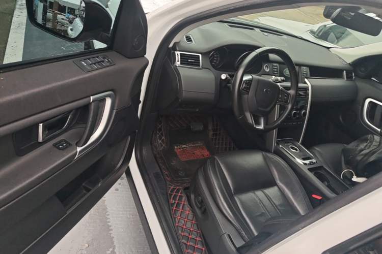 Used Land Rover Discovery Sport 2016 2.0T SE Driver Seat