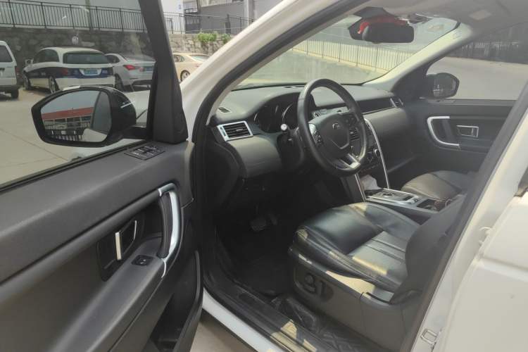 Used Land Rover Discovery Sport 2016 2.0T SE Driver Seat