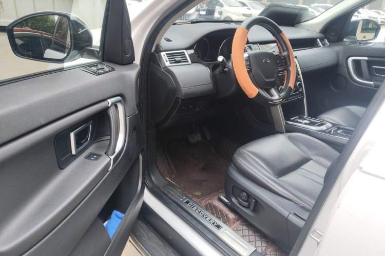 Used Land Rover Discovery Sport 2016 2.0T SE Driver Seat