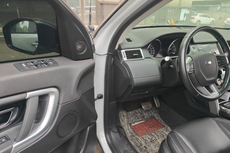 Used Land Rover Discovery Sport 2016 2.0T SE Driver Seat