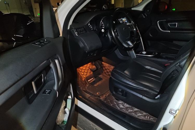 Used Land Rover Discovery Sport 2016 2.0T SE Driver Seat