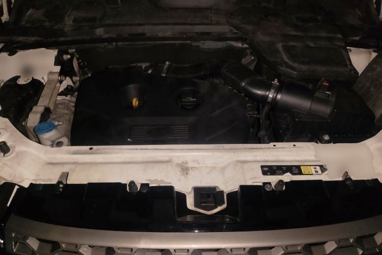 Used Land Rover Discovery Sport 2016 2.0T SE Engine Bay
