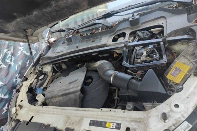 Used Land Rover Discovery Sport 2016 2.0T SE Engine Bay