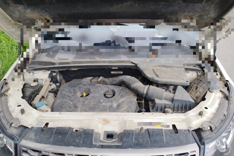 Used Land Rover Discovery Sport 2016 2.0T SE Engine Bay