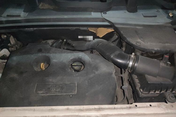 Used Land Rover Discovery Sport 2016 2.0T HSE Engine Bay