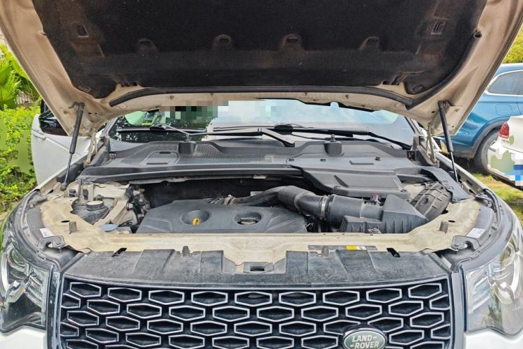 Used Land Rover Discovery Sport 2016 2.0T HSE LUXURY Engine Bay