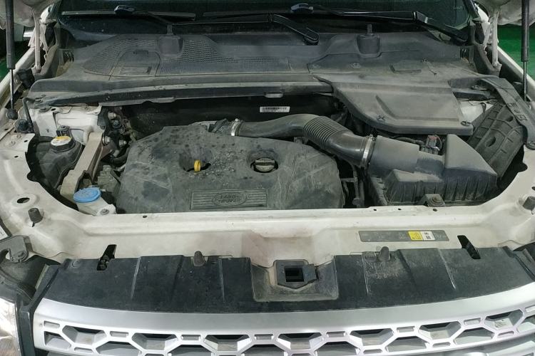 Used Land Rover Discovery Sport 2016 2.0T HSE Engine Bay